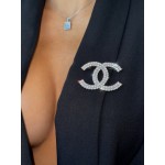 Прекрасна дамска брошка